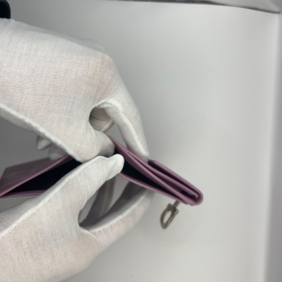 Salvatore Ferragamo Gancini wallet - Picture 3 of 6